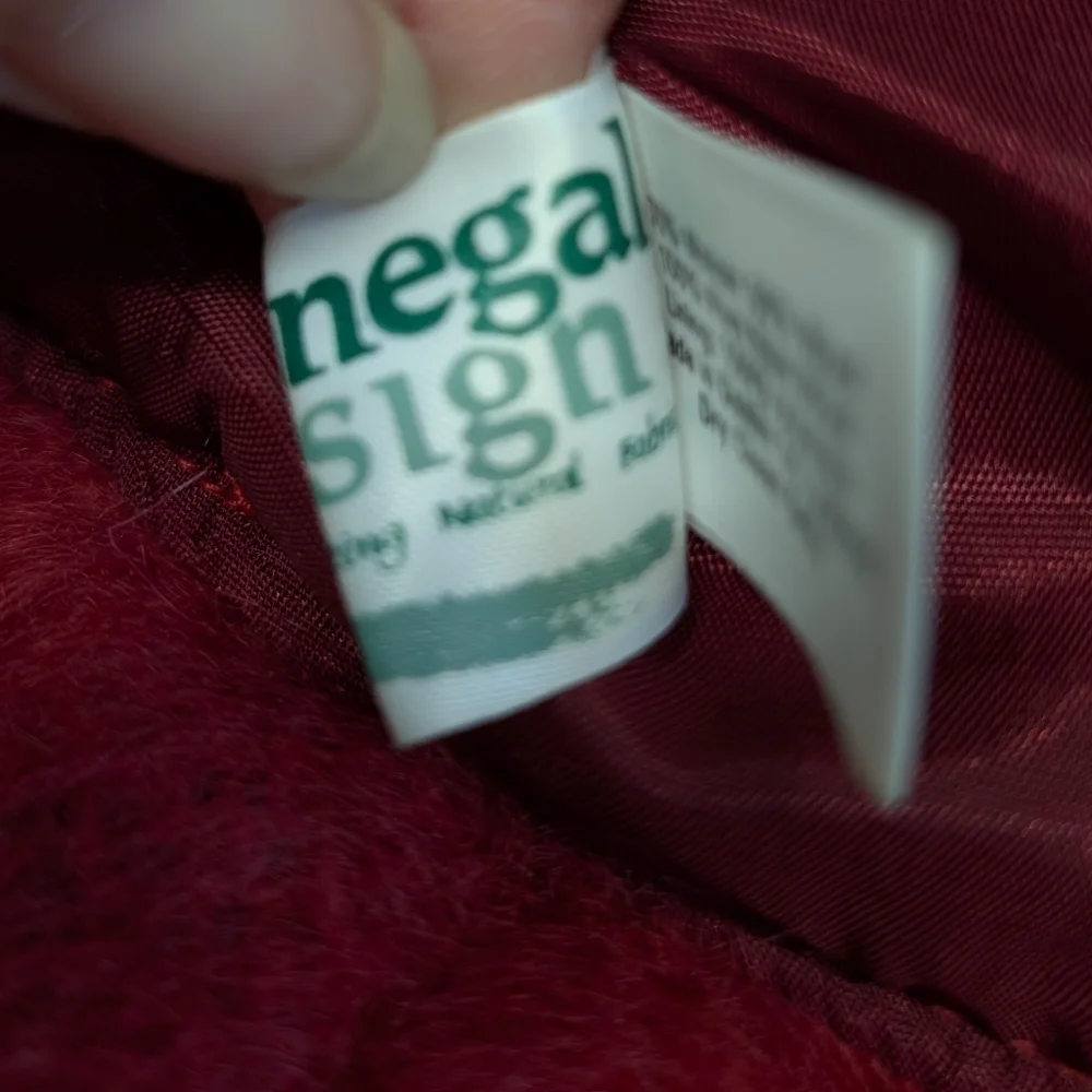 Donegal Design Fuzzy Mohair Wool Cableknit Bucket Hat Burgundy EUC